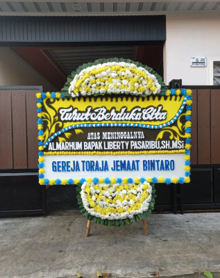 Papan Bunga Duka di Aceh Barat